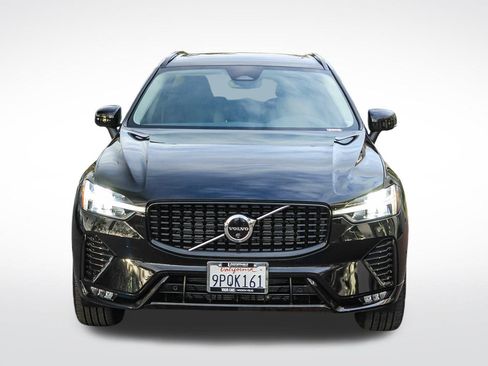 Used 2025 Volvo XC60 B5 Plus image 2