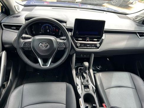 Certified 2025 Toyota Corolla Cross XLE w/ Convenience Package FWD image 17