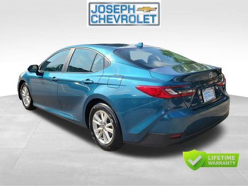 Used 2025 Toyota Camry LE FWD image 3