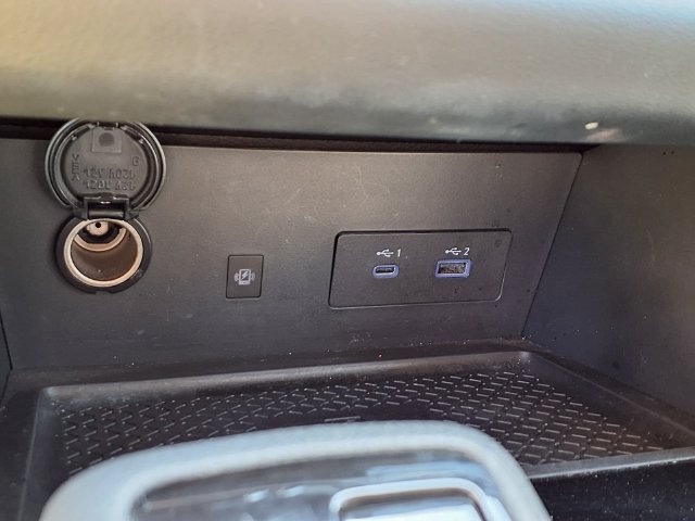 Certified 2025 Nissan Pathfinder Platinum FWD image 9