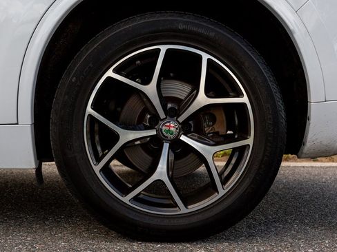 Used 2021 Alfa Romeo Stelvio Ti w/ Nero Edizione image 14