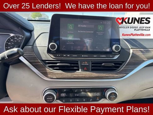 Used 2020 Nissan Altima 2.0 Platinum FWD image 16