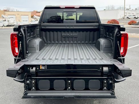 Used 2025 GMC Sierra 1500 AT4 w/ AT4 Preferred Package image 11