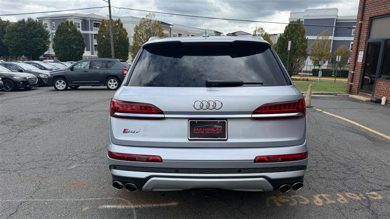 Used 2022 Audi SQ7 Premium Plus w/ SQ7 Executive Package AWD/4WD image 16