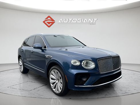 Used 2023 Bentley Bentayga AWD/4WD image 2