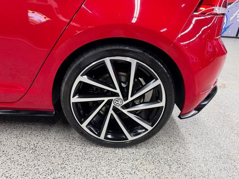 Used 2019 Volkswagen Golf R 4-Door AWD/4WD image 34