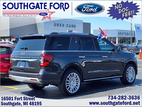 Used 2024 Ford Expedition Limited AWD/4WD image 2