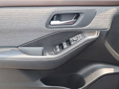 Certified 2023 Nissan Rogue SV image 15