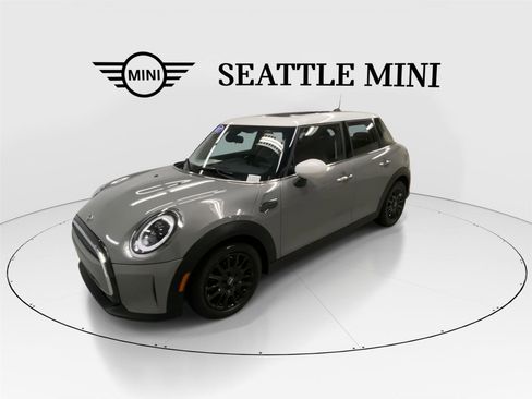 Certified 2023 MINI Cooper 4-Door Hardtop image 5