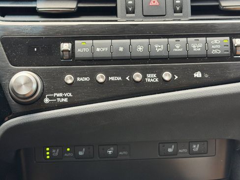 Used 2024 Lexus ES 350 w/ Premium Package FWD image 26