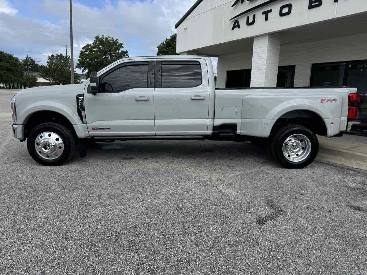 Used 2026 Ford F450 Lariat w/ Lariat Ultimate Package AWD/4WD image 9
