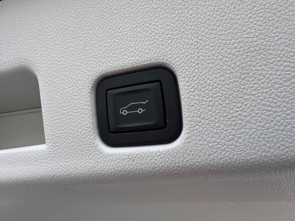 Used 2026 GMC Acadia Denali w/ Super Cruise Package FWD image 11