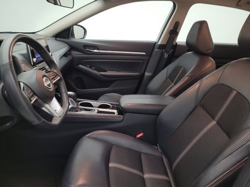 Used 2025 Nissan Altima 2.5 SR FWD image 17