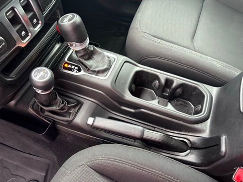 Used 2020 Jeep Wrangler Sport image 21