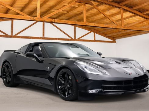 Used 2014 Chevrolet Corvette Stingray Coupe RWD image 7