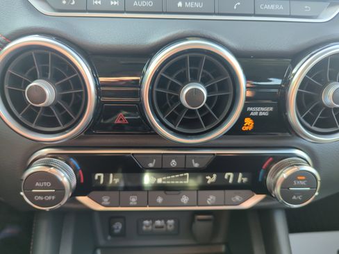 New 2025 Nissan Sentra SR w/ SR Premium Package FWD image 17