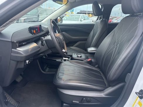 Used 2022 Ford Mustang Mach-E Select image 14