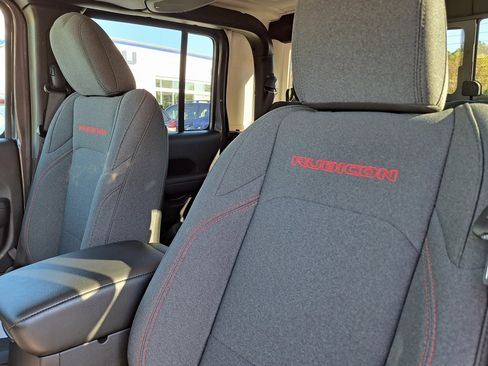 Used 2024 Jeep Gladiator Rubicon image 25