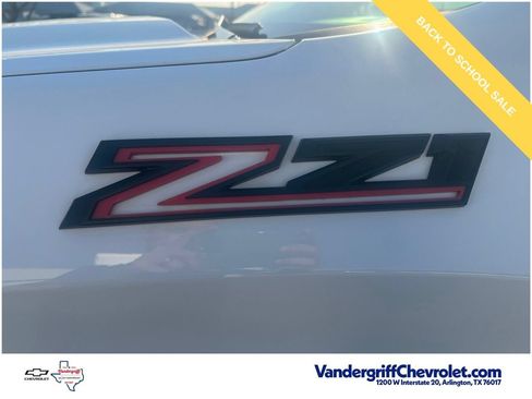 Used 2021 Chevrolet Silverado 1500 LT Trail Boss w/ LPO, Dark Essentials Package AWD/4WD image 2
