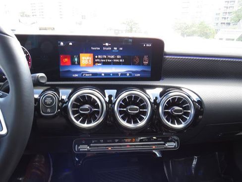 Used 2025 Mercedes-Benz CLA 250 4MATIC image 16