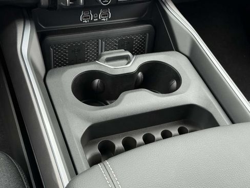 New 2026 RAM 2500 Big Horn AWD/4WD image 17