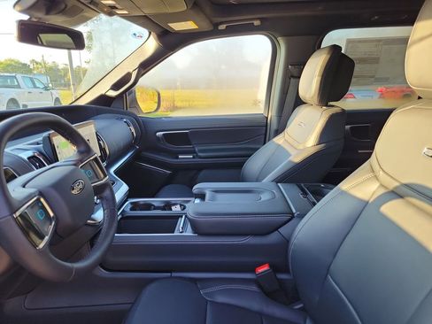 New 2026 Ford Expedition Platinum w/ Stealth Appearance Package AWD/4WD image 8