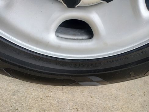 Used 2017 Chevrolet Express 2500 LS image 14