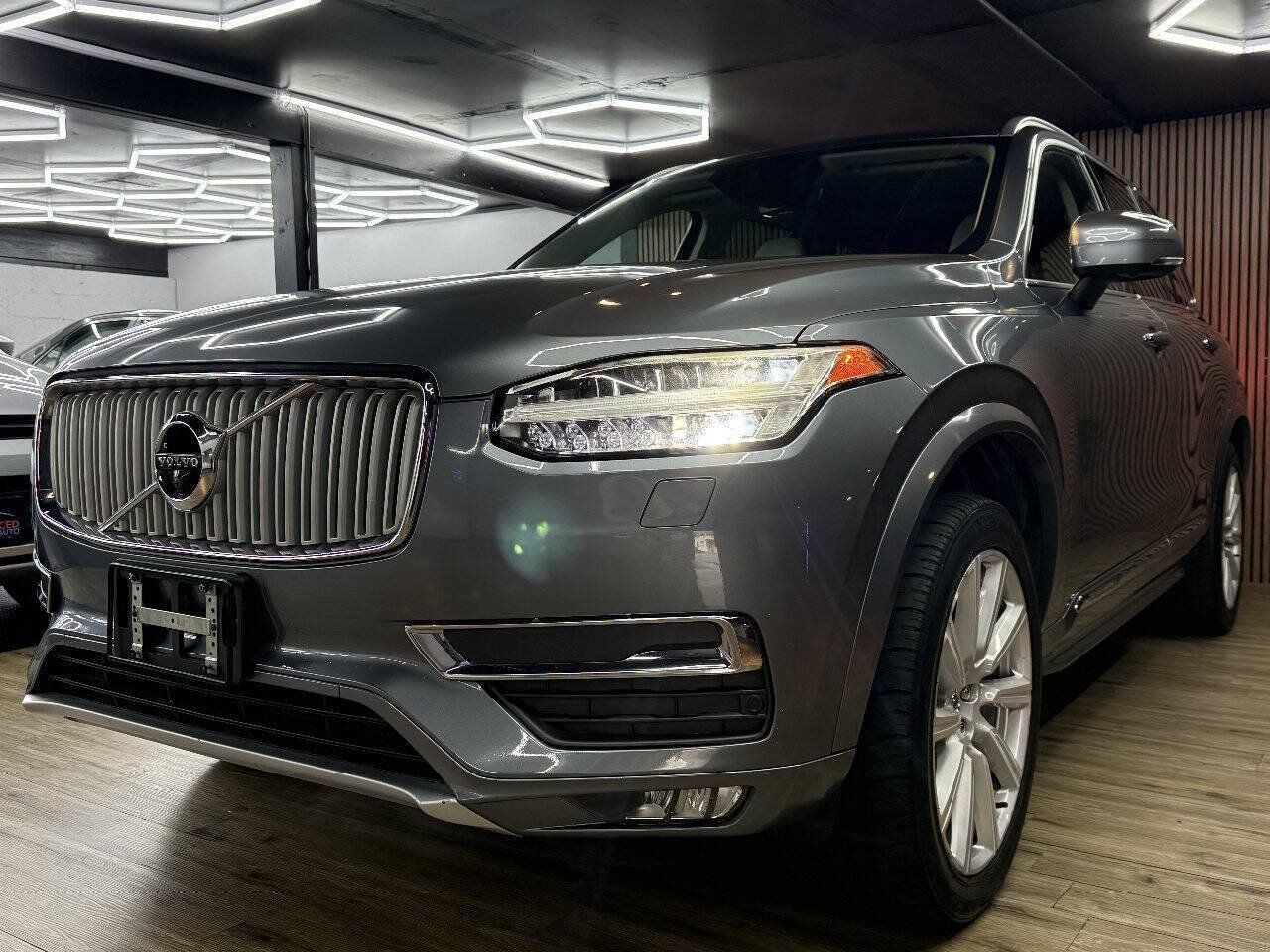 Used 2016 Volvo XC90 T6 Inscription w/ Vision Package AWD/4WD image 23
