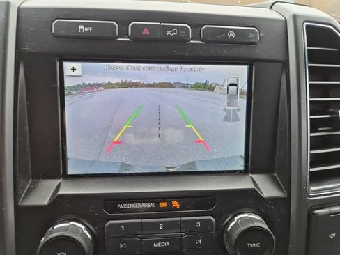 Used 2018 Ford F150 XLT w/ Equipment Group 302A Luxury AWD/4WD image 16