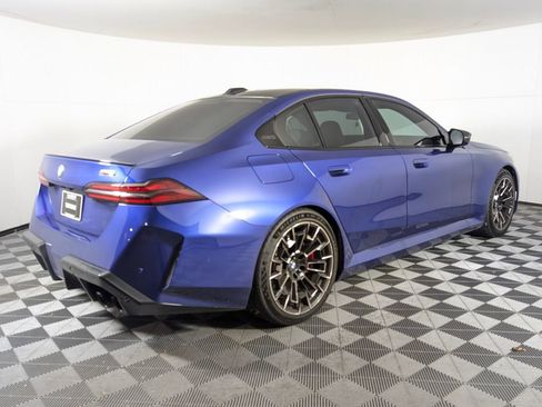 Used 2025 BMW M5 w/ Executive Package image 7