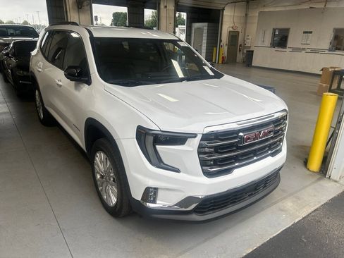 Used 2024 GMC Acadia Elevation AWD/4WD image 1