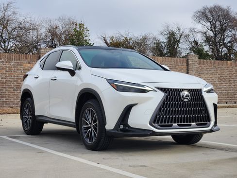 Used 2024 Lexus NX 350 AWD w/ Luxury Package image 4