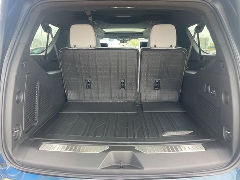 New 2025 Chevrolet Suburban Premier image 14