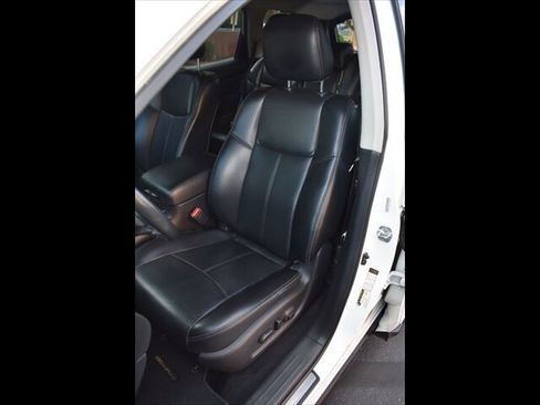Used 2016 Nissan Pathfinder Platinum w/ Cargo Package FWD image 17