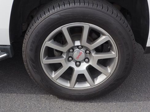 Used 2016 GMC Yukon Denali image 9