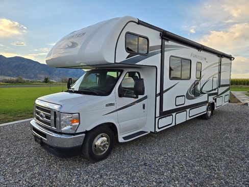 Used 2021 Ford E-450 and Econoline 450 Super Duty w/ Motorhome Prep Package image 2