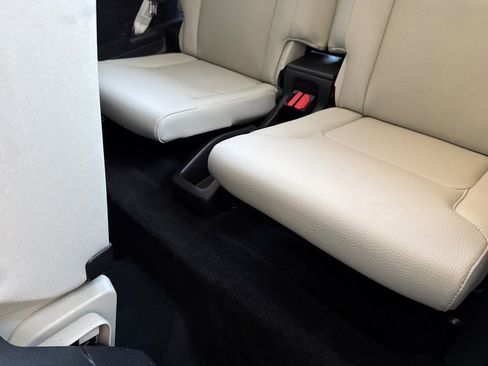 Certified 2024 Volvo XC90 T8 Plus w/ Protection Package Premier image 18