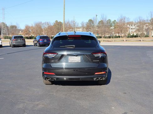 Used 2021 Maserati Levante image 9