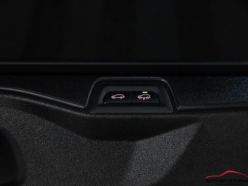 Used 2023 BMW X7 M60i w/ Executive Package image 79