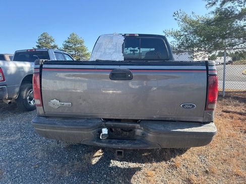 Used 2004 Ford F350 XL image 4