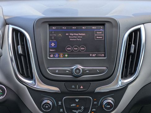 Used 2022 Chevrolet Equinox LS w/ LS Convenience Package FWD image 17