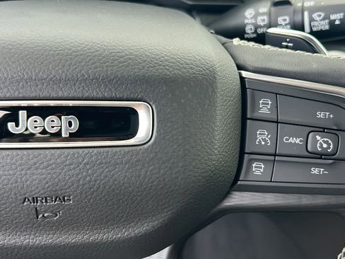 New 2025 Jeep Grand Cherokee L Altitude image 20