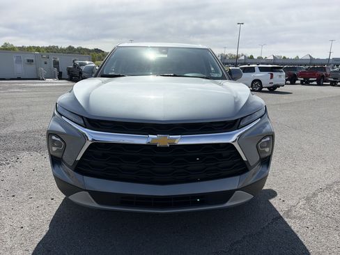 Used 2025 Chevrolet Blazer LT AWD/4WD image 2
