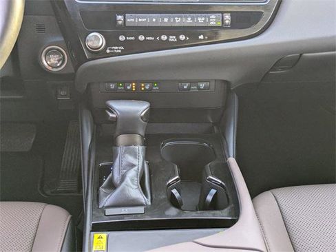 Certified 2025 Lexus ES 350 w/ Premium Package image 17