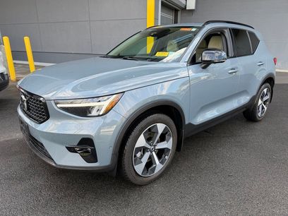 Used 2023 Volvo XC40 B5 Plus w/ Climate Package
