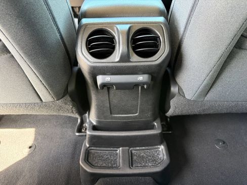 Used 2024 Jeep Wrangler Unlimited AWD/4WD image 34