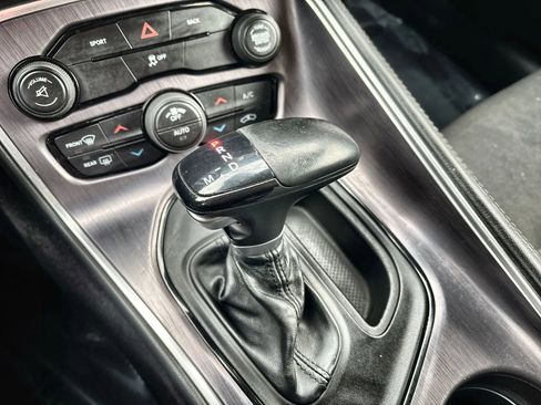 Used 2016 Dodge Challenger R/T image 21