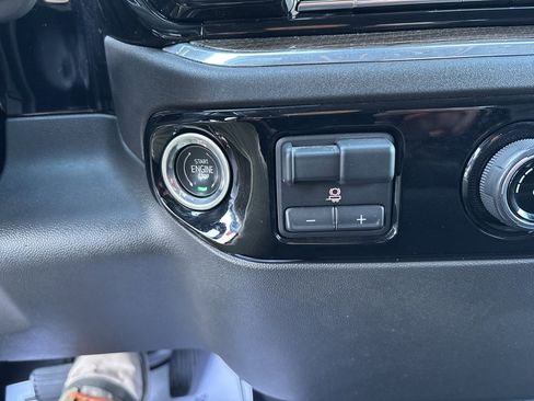 Used 2024 Chevrolet Silverado 2500 LT image 24