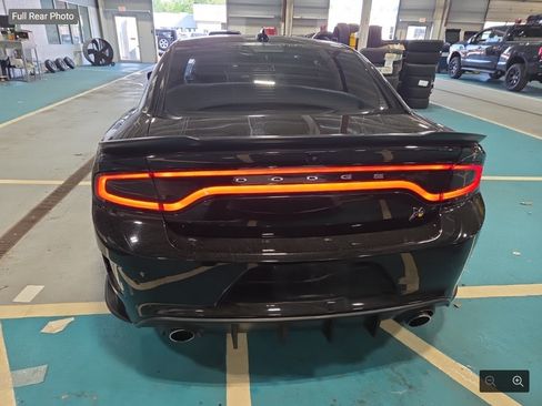 Used 2019 Dodge Charger Scat Pack RWD image 6