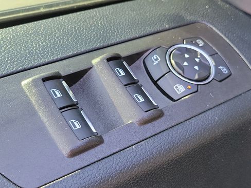 Used 2018 Ford F150 Lariat w/ Equipment Group 502A Luxury AWD/4WD image 19